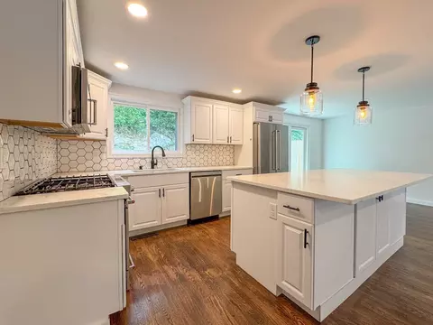 282 Pleasant St, Marblehead, MA 01945 photo 11