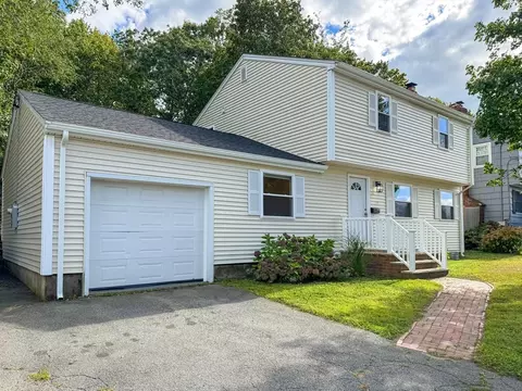 282 Pleasant St, Marblehead, MA 01945 photo 2