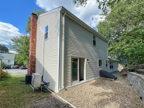 282 Pleasant St, Marblehead, MA 01945 photo 6