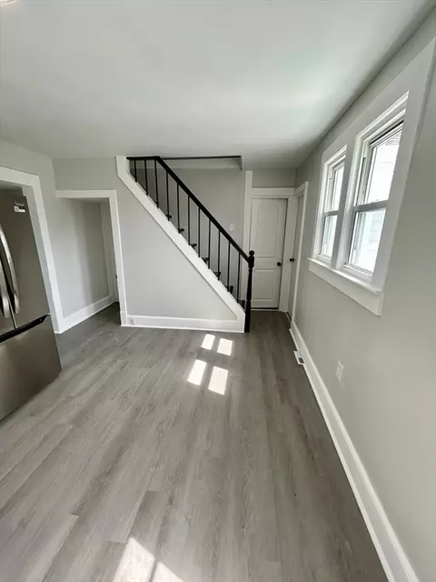 Entry Way - 369 Cold Spring Ave, West Springfield, MA 01089 photo 1 of 5