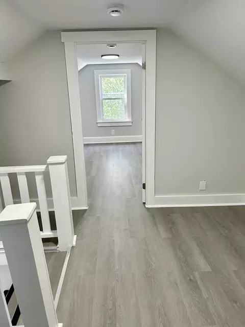 Entry Way - 369 Cold Spring Ave, West Springfield, MA 01089 photo 4 of 5