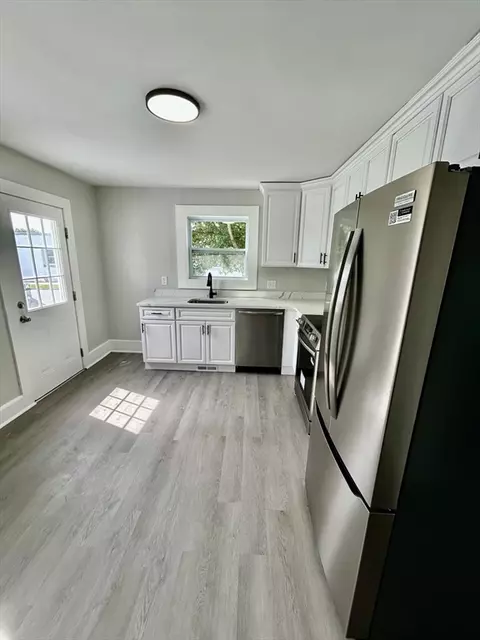 Kitchen - 369 Cold Spring Ave, West Springfield, MA 01089 photo 2 of 2