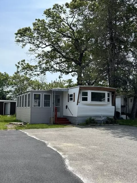 13 Berkeley St, Tewksbury, MA 01876