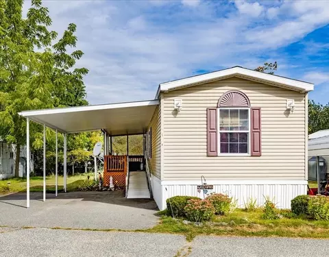 9 E St, Merrimac, MA 01860
