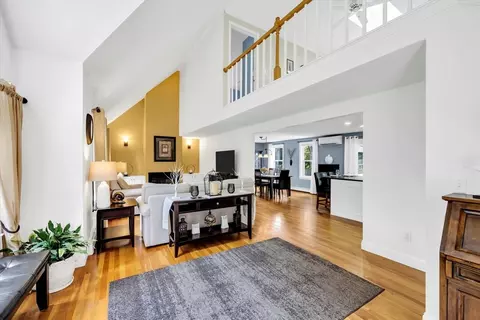 Entry Way - 19 Drew Ln, Mashpee, MA 02649 photo 3 of 4