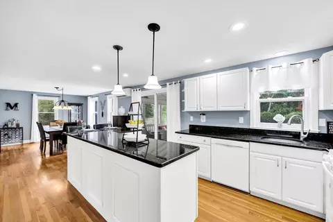 Kitchen - 19 Drew Ln, Mashpee, MA 02649 photo 3 of 5
