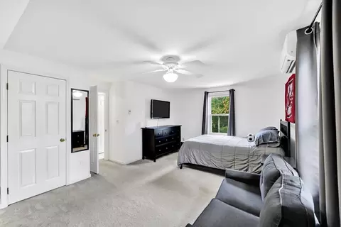 Bedroom - 19 Drew Ln, Mashpee, MA 02649 photo 7 of 8
