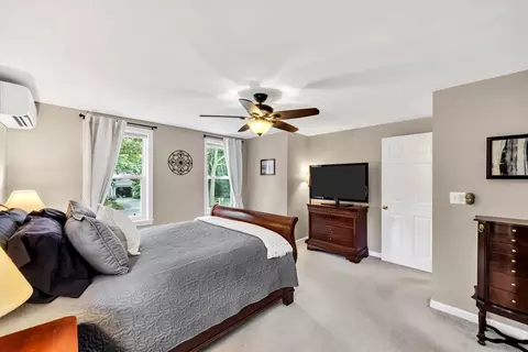 Bedroom - 19 Drew Ln, Mashpee, MA 02649 photo 3 of 8