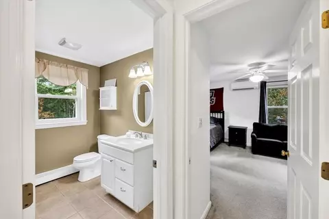 Entry Way - 19 Drew Ln, Mashpee, MA 02649 photo 4 of 4