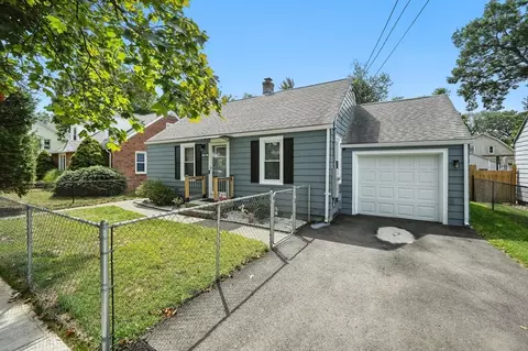 130 Eddy St, Springfield, MA 01104 photo 2