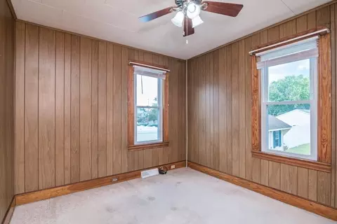 16 Monroe St, Chicopee, MA 01020 photo 12