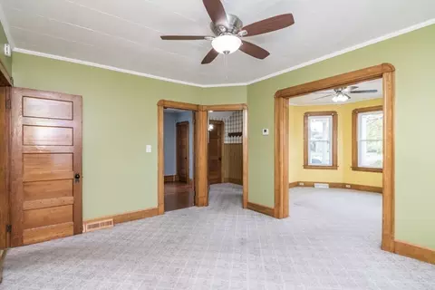 16 Monroe St, Chicopee, MA 01020 photo 9
