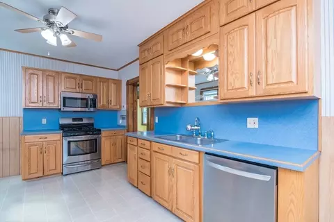 16 Monroe St, Chicopee, MA 01020 photo 19