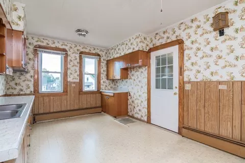 16 Monroe St, Chicopee, MA 01020 photo 35