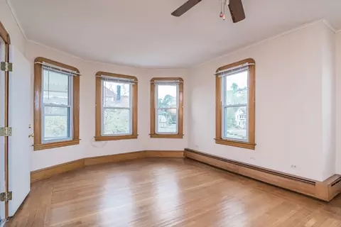 16 Monroe St, Chicopee, MA 01020 photo 23