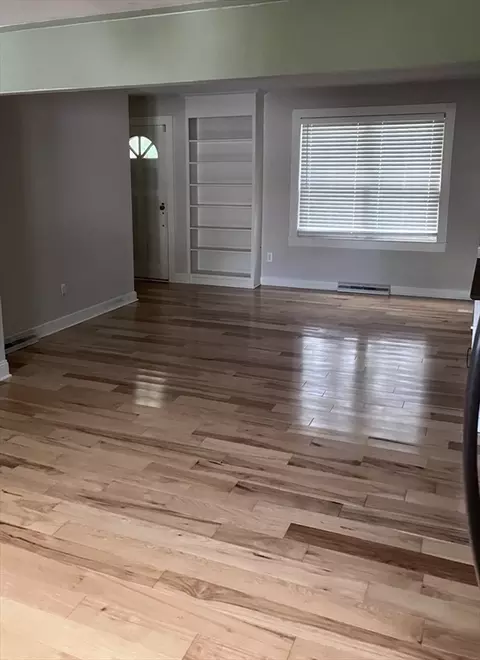 95 Weaver Rd, Springfield, MA 01107 photo 9