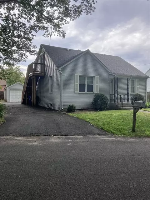 95 Weaver Rd, Springfield, MA 01107 photo 2