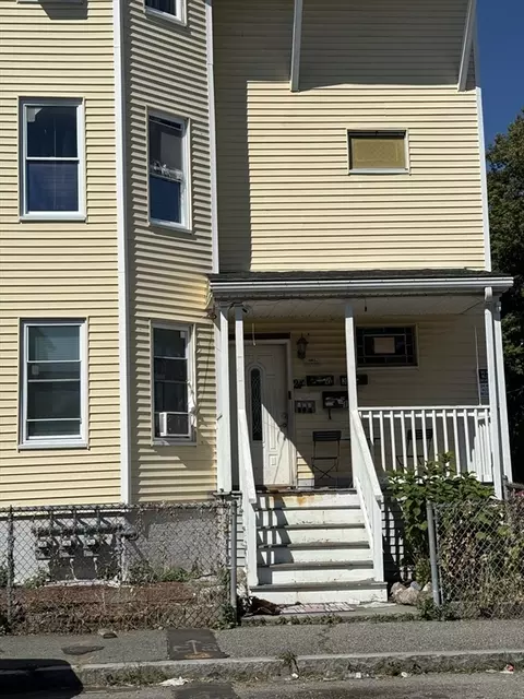 24 Vale St, Worcester, MA 01604