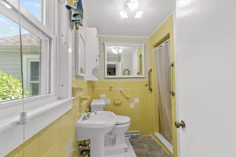 Bath - 30 Sunset Ln, Bourne, MA 02532 photo 1 of 3
