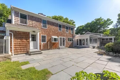 Exterior - 8 Evergreen Ln, Hingham, MA 02043 photo 3 of 7