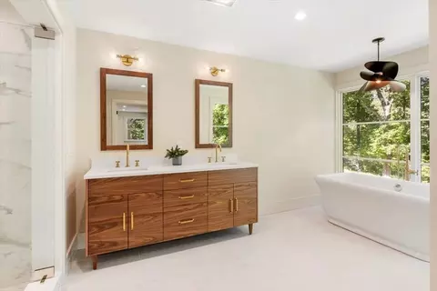 Bath - 8 Evergreen Ln, Hingham, MA 02043 photo 1 of 4