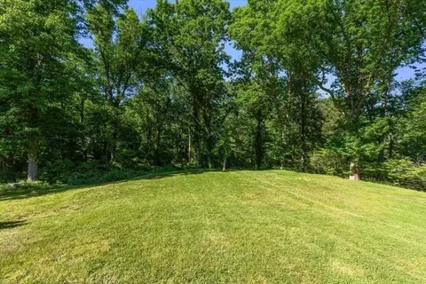 Exterior - 8 Evergreen Ln, Hingham, MA 02043 photo 6 of 7