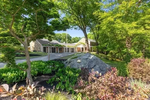 Exterior - 8 Evergreen Ln, Hingham, MA 02043 photo 5 of 7