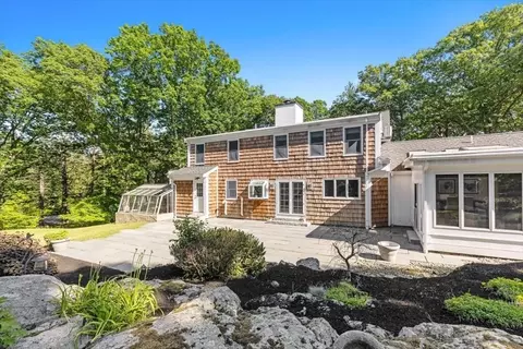 Exterior - 8 Evergreen Ln, Hingham, MA 02043 photo 2 of 7