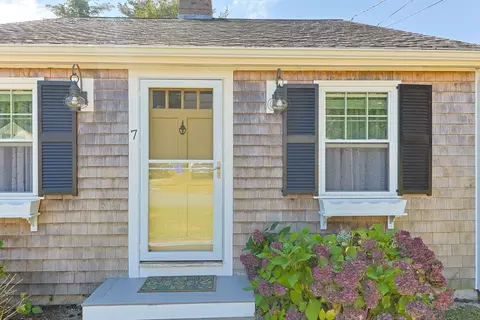 7 Spruce Dr, Pocasset, MA 02559 photo 2