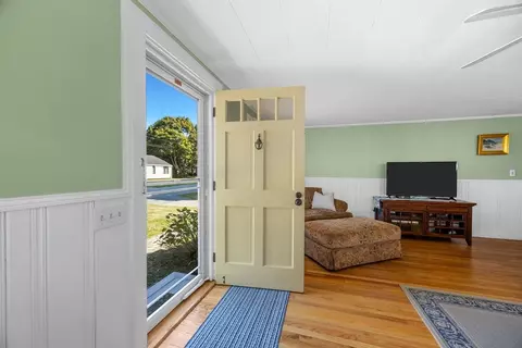 7 Spruce Dr, Pocasset, MA 02559 photo 3