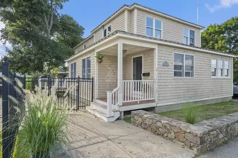 1 Sixth St, Hull, MA 02045
