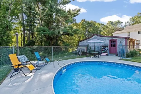 Exterior - 663 Main St, Wareham, MA 02571 photo 7 of 10