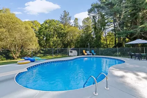 Exterior - 663 Main St, Wareham, MA 02571 photo 6 of 10