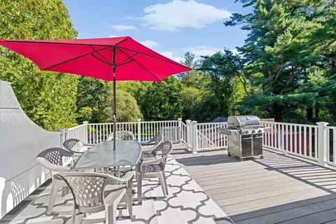 Exterior - 663 Main St, Wareham, MA 02571 photo 1 of 10