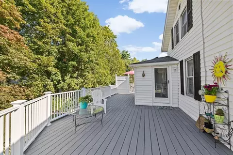 Exterior - 663 Main St, Wareham, MA 02571 photo 2 of 10