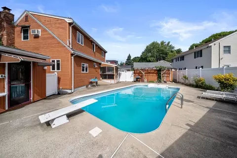 37 Arbor St, Lynn, MA 01902