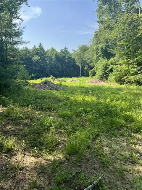 122 Vinton Rd, Holland, MA 01521