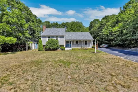 25 Great Woods Rd, Plymouth, MA 02360