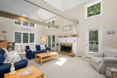 20 Holly Rd, Mashpee, MA 02649 photo 4