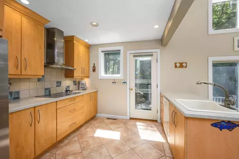 20 Holly Rd, Mashpee, MA 02649 photo 5