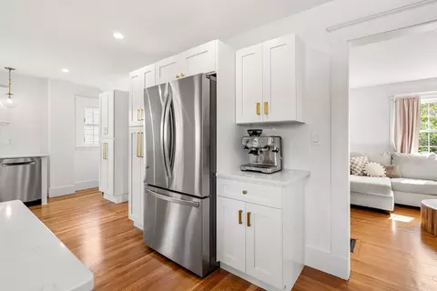 Kitchen - 11 Sherman St, Beverly, MA 01915 photo 2 of 5