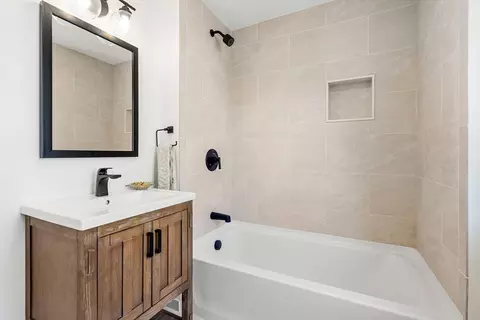Bath - 11 Sherman St, Beverly, MA 01915 photo 3 of 6
