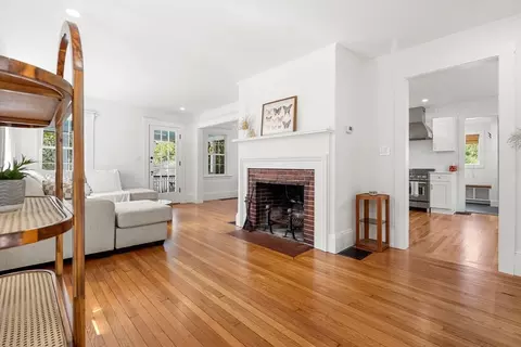 Living - 11 Sherman St, Beverly, MA 01915 photo 3 of 4