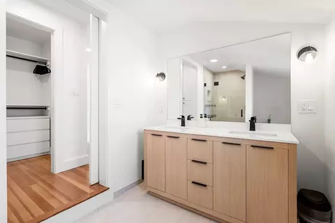 Bath - 11 Sherman St, Beverly, MA 01915 photo 4 of 6