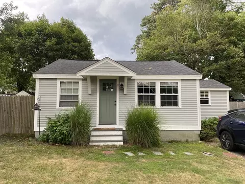 9 Marion St, Plymouth, MA 02360