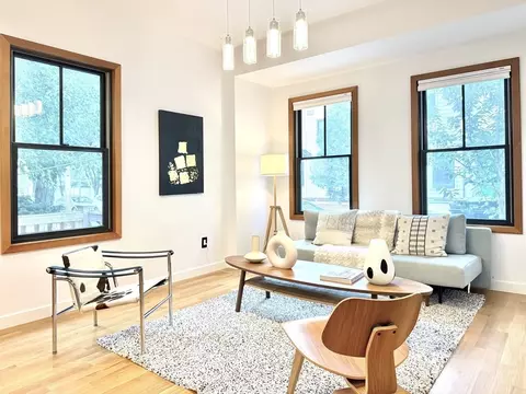 8 Lopez St #8, Cambridge, MA 02139