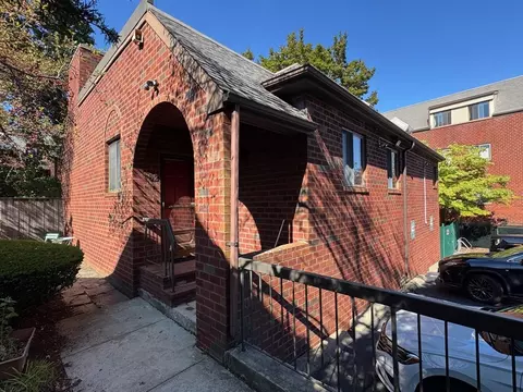 62 Vine St #62, Winchester, MA 01890