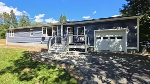 105 Hale Rd, Hubbardston, MA 01452