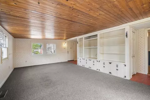 289 King Philip St, Fall River, MA 02724 photo 12