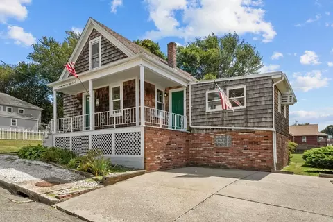 289 King Philip St, Fall River, MA 02724 photo 2